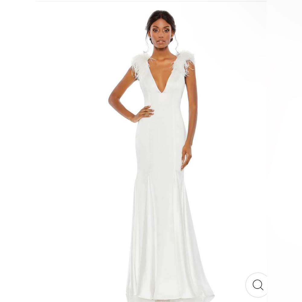 Mac Duggal Sz 10 Feather shoulder v-neck column gown NWT white wedding prom